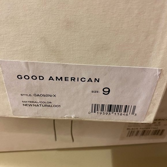 Good American slides with gold chain NIB - Picture 3 of 4